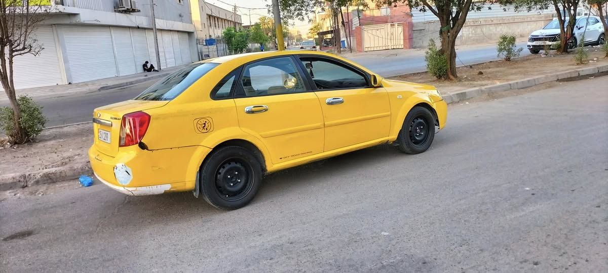 السلام عليكم اوبترا للبيع موديل 2009 مكينة وكير مكفولات تبريد شغال تخم تاير جديد صدر امامي وخلفي جديد رقم انبار انكليزي سنوية باسمي المكان بغداد السعر 65.  الهاتف ***********
