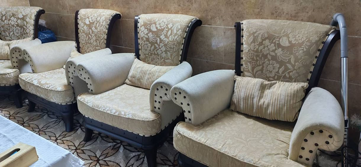 ئەم کەل و پەلانە بۆ فرۆشتن

تاقمێکی قەنەفەی تورکی ئەسڵ 
10 نەفەری

مێزێکی نان خواردنی تورکی شەش نەفەری لەگەڵ شەش کورسی  لۆک

مێزێکی ئاسایی

چوار تەپڵەک بەحەجمی جیاواز

مێزێکی تەلەفزێۆن

هەموویان مارکەی تورکی ئەسڵی زۆر کەم بەکارهاتوون

نزیکەی 20گەڵای پێدراوە 
تەنها بە هەشت گەڵاو معامەلە

شوێن سلێمانی

***********

viber+whats APP
