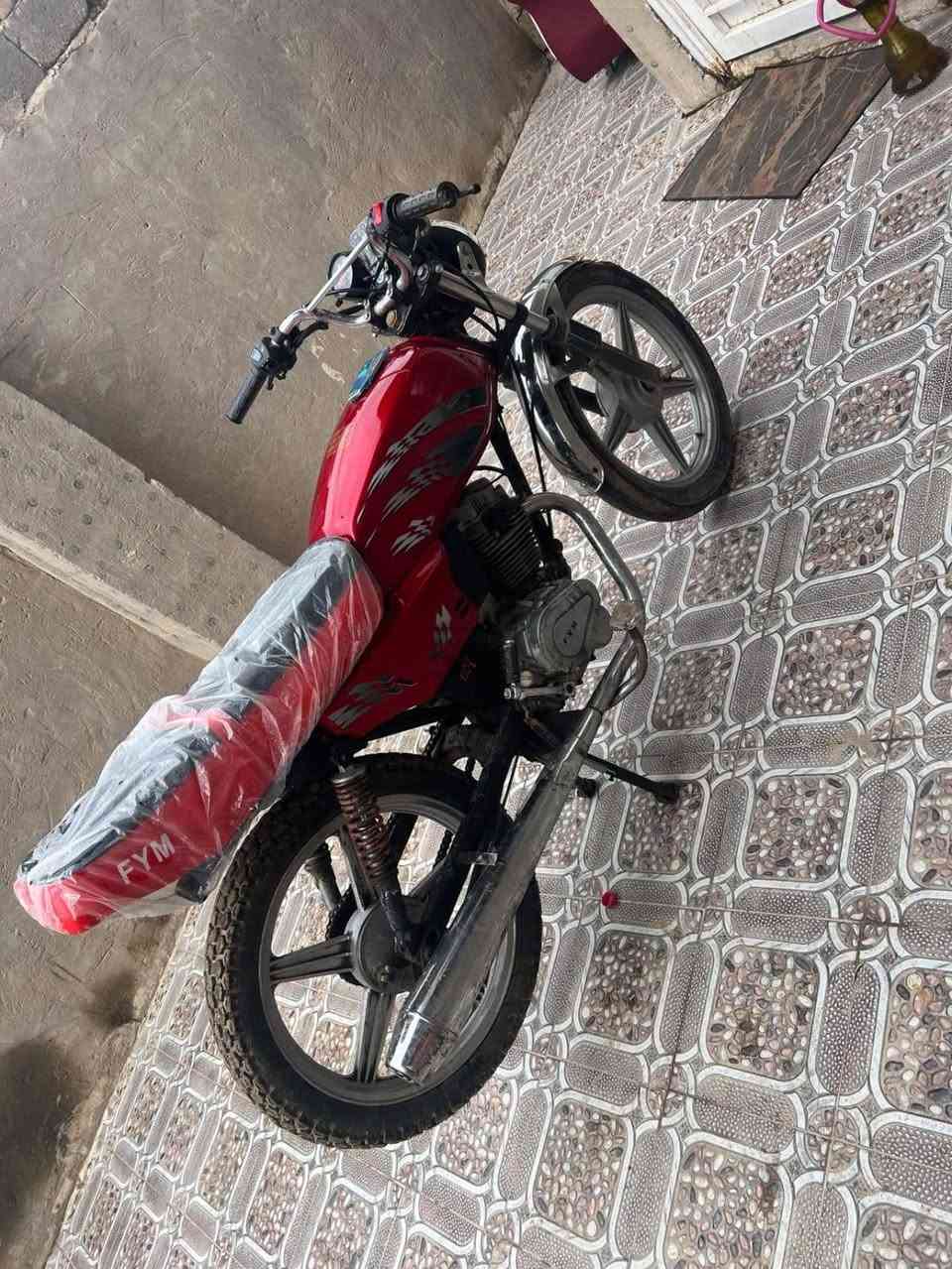 دراجه  فيوم2009 لبيع. نضيفه. سعر 350بي مجال تصال عل رقم وتدلل ***********
