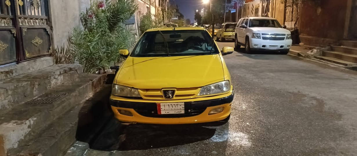 السلام عليكم
 بيجو بارص للبيع موديل 2013 تكسي السنويه منتهيه سياره شغاله كلشي بيه شغال وتبريد حداديه ومحرك ما عايزه شي بس البدي بي خياسات شوي السعر 30 وبيه مجال العنوان البصره القبله  للاستفسار الاتصال على الرقم ***********غير متواجد على النت
