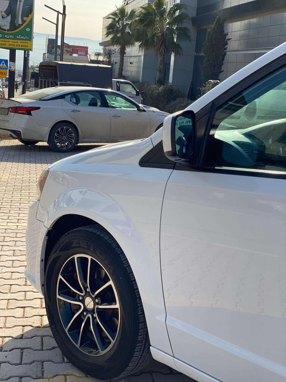 دوج كرفان موديل 2018
مواصفات GT PLUS
بدون حادث كلين تايتل 
كشنات امامي خلفي تدفئة 
ماشي 93 ميل 
السيارة بدون نقص حدادية تخم تاير تبريد كهربائي كلة شرط 
گير محرك ما مفتوح 
سنوية لوحة جديد
‎مكان السيارة سليمانية 

***********  للاستفسار سعر و تفاصيل
