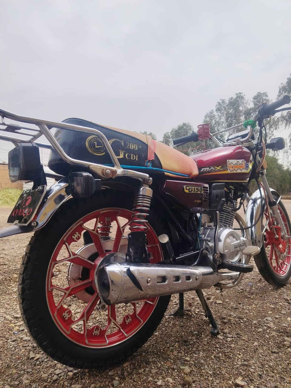 سلام عليكم دراجه يراني للبيع موديل ٢٥ محرك 200 ما مفتوح. كهربائيات كلهة شغالة سلف نهدر كاملة مابيهة اي نقص شاشة اكتروني السعر ٧٥٠ او بيهة مجال مكاني بغداد جسر ديالى لاستفسار ***********
