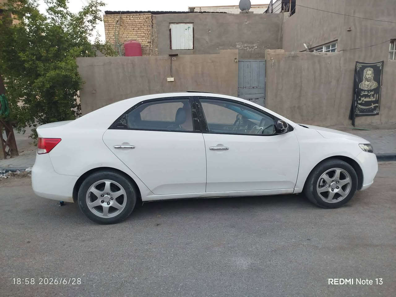 السلام عليكم سيراتو فورتي 2011 اصل مكينة وكير حلوات حدادية حلوة تبريد تدفى شغال كهربائيات كل شغالة مسجل 4, سماعات فتحة اصل رقم وسنوية مطابق وية الشاصي والبليتة السيارة بيها تاير مكسور والباقي جاهزة مكاني نجف بيع او مراوس السعر 40, وبيها مجال قليل 
الرقم ***********
