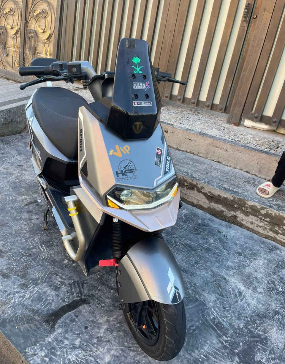 متاح درجة معروفه ب tallg معروفه
دراجه شحن كامله ما ناقصه اي شي 
مواصفاته... 
ملف 2000w
سرعته حقيقي 75 
لايت عالي ناصي رماش
منفذ usp 
رماش 
دبل اشاره 
ملاحظه / شاحنه وياه اصليه  
3 نمر 
دراجه بيه شلعه و معدل قوي 
تمشيك ب شحنه وحده 75k
سعر,950 بيه مجال بسيط 
عنوان بغداد شعب 
الاتفسار ***********
