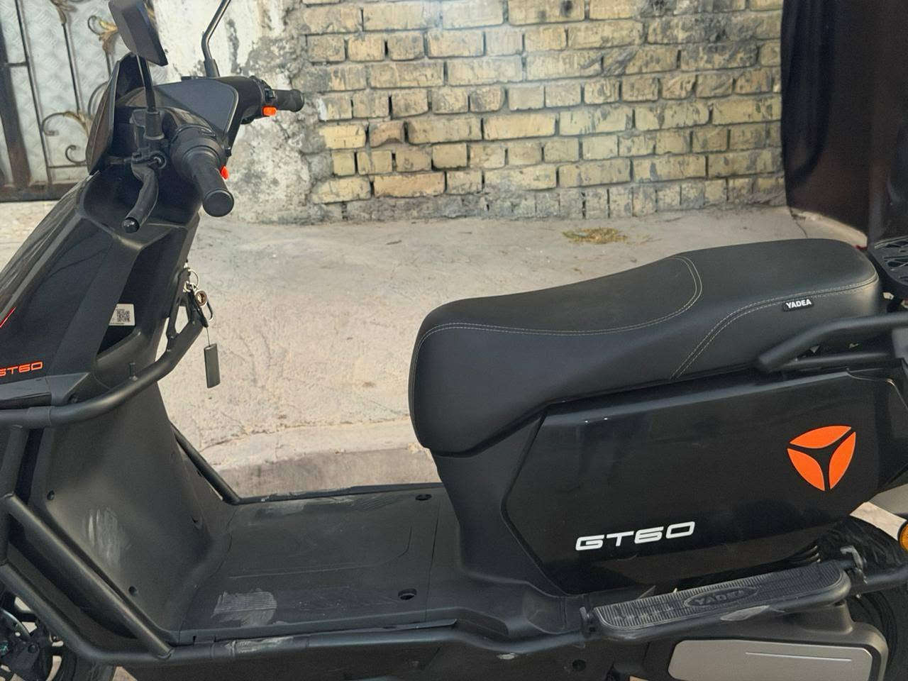 السلام عليكم
للبيع دراجه شحن نوع ياديا GT60
دراجه بعدها جديده وخير من الله 
صار شهر ونص من أخذتها 
4بطاريات دراجه بيها درع سرعتها من 65كيلو إلى 75كيلو 
دراجه 3نمر 
تاريخ الشراء 13/5/2026 مكان بغداد 
وحق الحسين دراجه اقتصادية بل شحن كلش 
هذا رقمي 
*********** واتساب فقط 
***********عل خط 
متواجد عل فيس 
سعر عل خاص وتدلل
