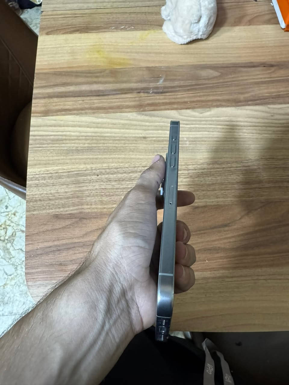 السلام عليكم ايفون15برو ماكس ذاكره256جهاز لوك ممفتوح وكاله بس اثر الوكعه وكفت بي البصمه  مال وجه وصار فطر بلضهر البقيه كوله لوك جهاز جديد بمعنه الكلامه نموذج M المكان الشعب حي البساتين السعر 800الف وبي مجال حك الجيه اتصل ***********ممتواجد عل ماسنجر اتصل وبيك خير وتدلل
