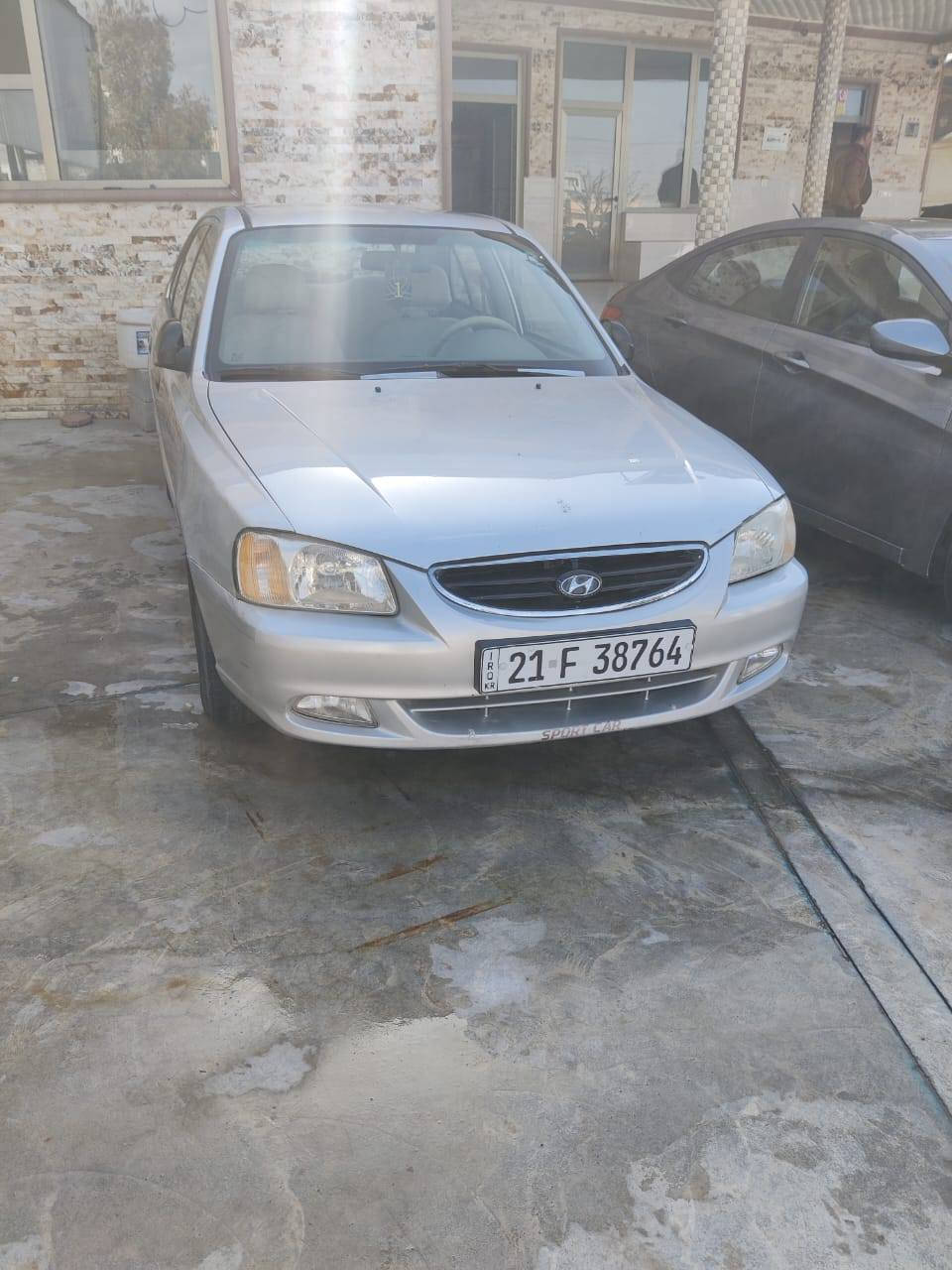 فيرنا  موديل 2009 
كير عادي  رقم سلمانيه سنويه ل 29 
جاهزه من كلشي تدفئه تبريد كله ع وضع البلاد 
بس القمارة والجنطه بيه جراد  
سعر 75 وبيه مجال بسيط 
مكاني ديالئ 
***********
