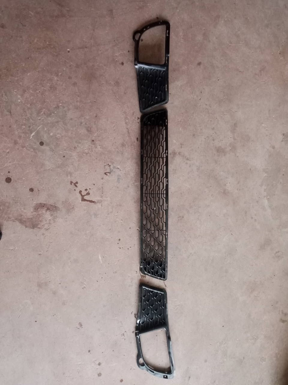 اغراض للبيع كبات الانترا اصلي شباك كيا سيراتو اصلي مازدات اصليه الانترا خليجي 2011لحيه كيا سيراتو 
***********
