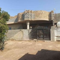 بيت للبيع مساحت البيت 200متر أو حديقه كدامه مساحته ميتين متر موجود مشت...