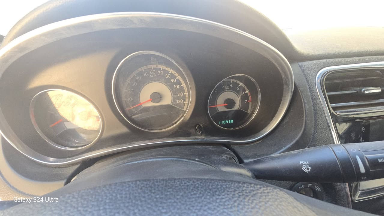 السلام عليكم اخوان
C200 موديل ١٤  
حادث جاملغ وبنيد ب امريكا وهنا جاملغ لاخ 
منضومه زنون 
داخل جلد 
ماشيه ١١٠ ميل
رقم بغداد مشروع وطني ب اسمي 
سياره بيهة مشكله  كازكيت 
***********
