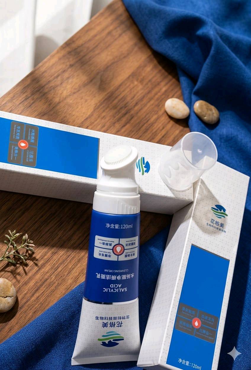 غسول وجه.
مدعم بفرشاه سليكونية 
خفيف على البشرة 
مفيد للأستخدام اليومي 
ينضف مسام الوجة بنسبة 80%
