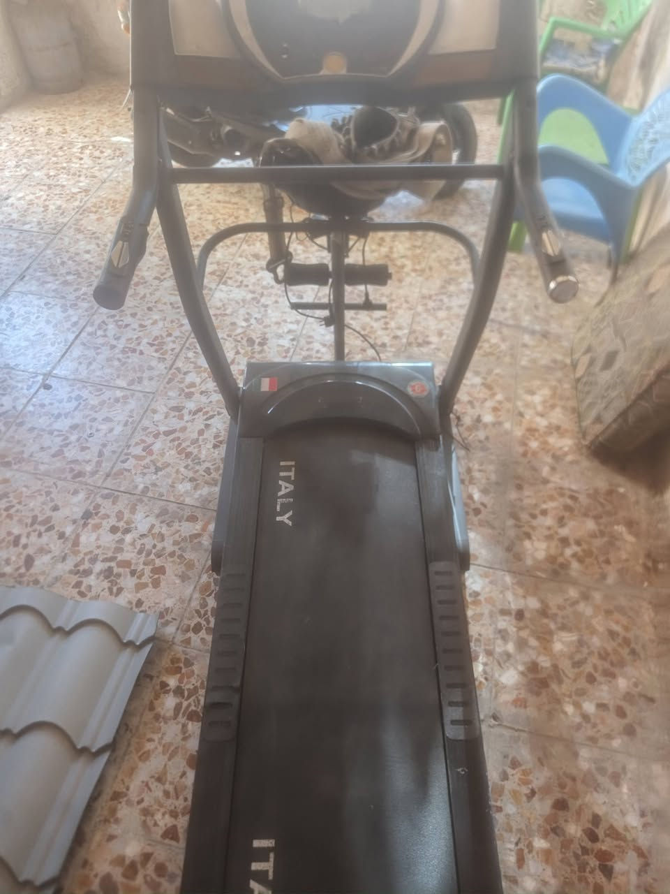 جهاز جري نوعيته  ايطالي شغال  جان متروك  عوزة بس المغناطيس مالته ضايع مستعجل عله بيعته السعر ١٤٠ وبي مجال الاتصال ***********
