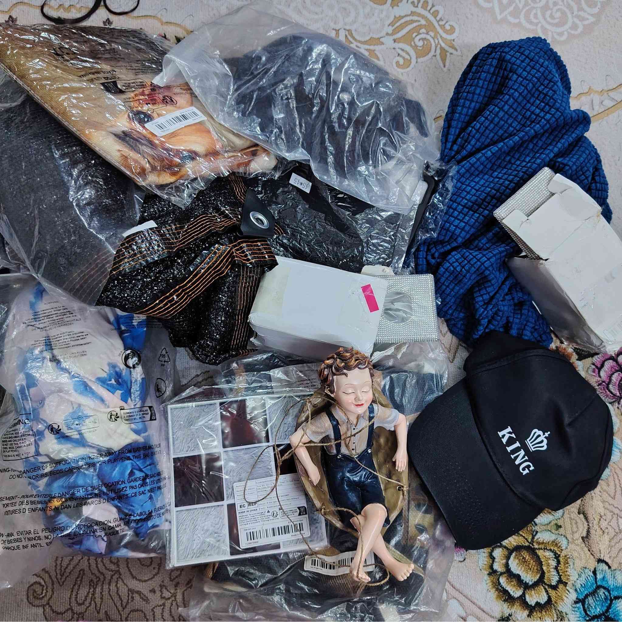 شلعة منزلي تصفية منو يريدهن ٤ حقائب مع إلكترونيات ونواعم كلهن ب ٧٥ الف
ومتوفر شلعة ملابس شتائي أيضا


**إذا كنت صاحب هذا الإعلان وتريد حذفه لأي سبب، رجاءا أرسل رسالة إلى الدعم الفني**