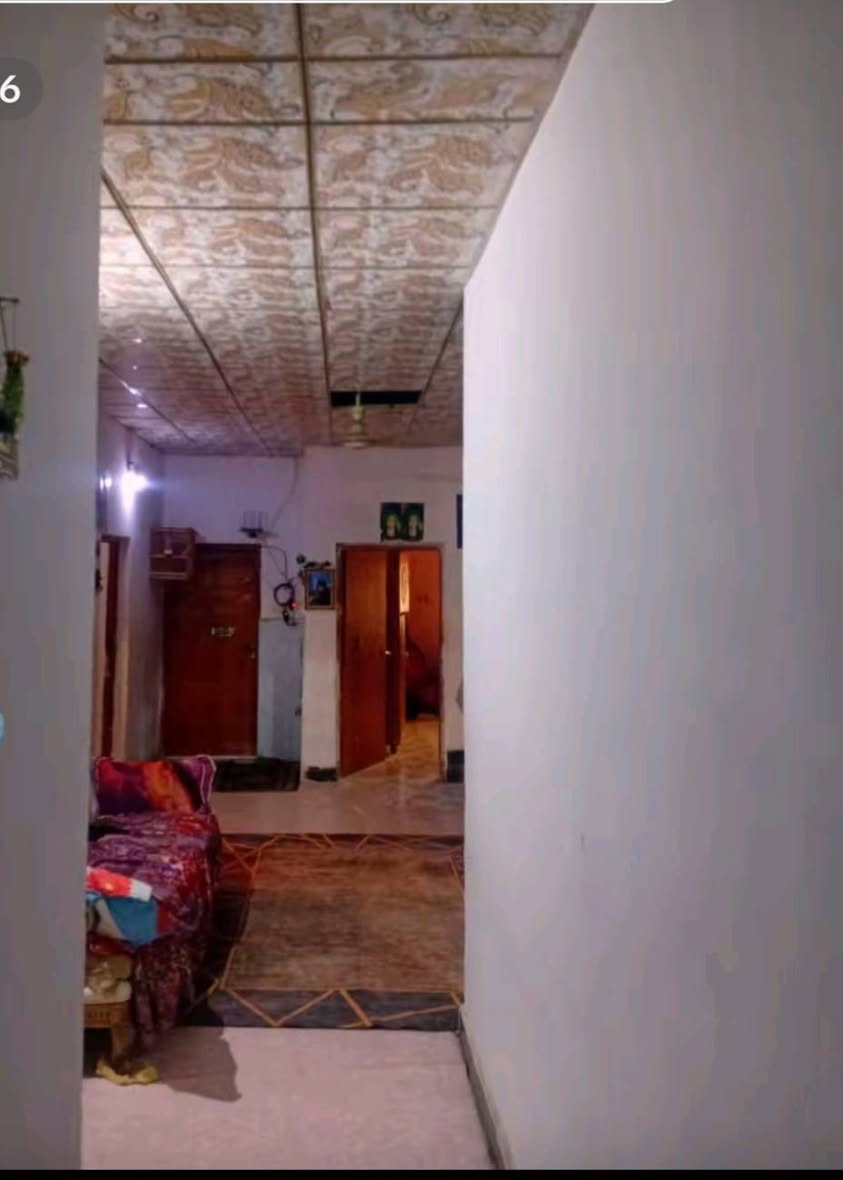 السلام عليكم 
بيت للبيع بناء كله طابوك المساحه 435 العنوان شط العرب الفيروزيه عالشارع العام السعر 120 وبيه مجال 
البيت متكون من 3 غرف و موزع غرف و هول و دوانيه و مطبخ و 4 صحيات و حديقه و مناور داير مداير البيت و مساحه وره البيت و كراج و يوجد جميع الخدمات مدارس و أسواق ومنطقه هادئه
*********** واتساب
