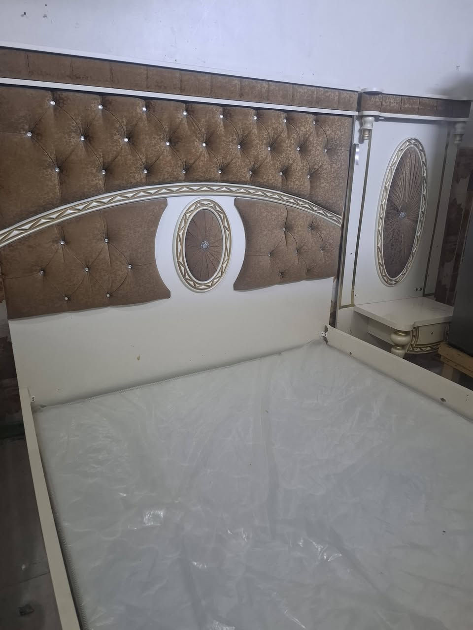 غرفه تركي ٧قطع كربلاء حي المهندسين السعر ٤٥٠ *********** ***********
