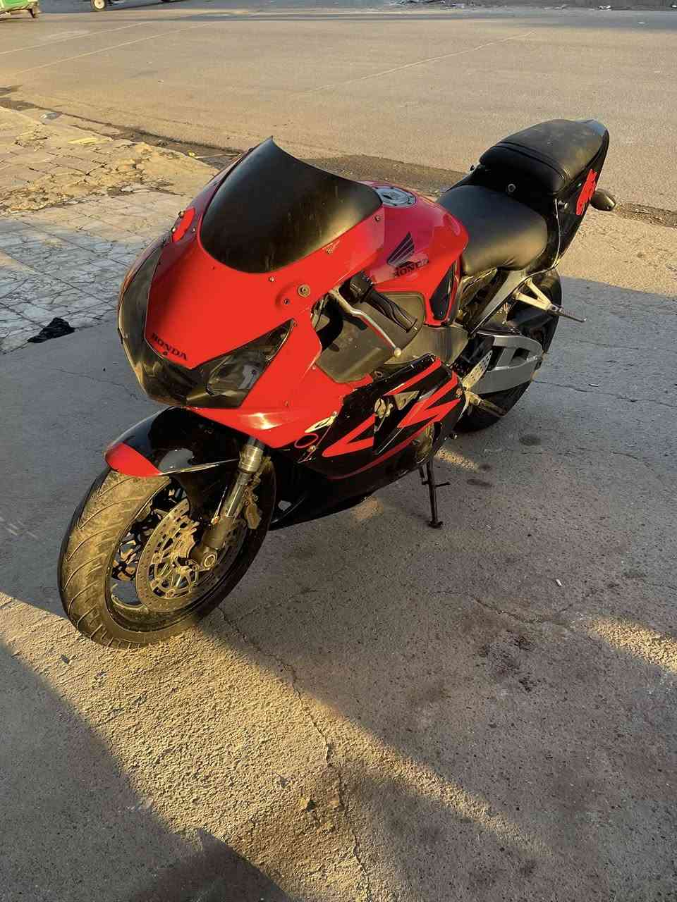 سلام عليكم دفل 954 دراجه مكينه مجفته جديد شرط خرسه لا صوت ولا اي شي بعدهه على سحك شراي يتصل دراجه بدون رقم  عنوان بغداد ***********
