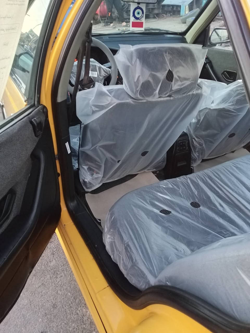 للبيع بيجو بارس 2015 محرك كير صدر تبريد كهربائيات كفاله سياره جديده بدون ضربه بيهه صبغ بحافه بنيد قليله 
رقم بغداد هيئه وغرامه مصفره ***********
السعر 48 بيهه مجال بسيط
