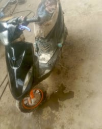 ماكس • عدله • سوق الشيوخ