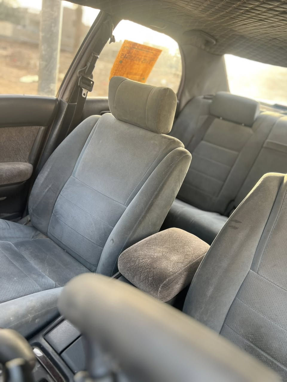 سيارة بطه فصل 1993
نيلي دواخلها نضيفه سنويه لل 2028  باسمي رقمها بصرة بيها طخات بسيطه بالجسم اكفلها من الكص ونقل الجثه المكينه والكير مبدلات قبل 3 اشهر (اكفلك اصوليات والباقي شوف العين ) السعر 42  وبيها مجال رقم الهاتف *********** ا الواتساب***********  مكاني ميسان العماره
