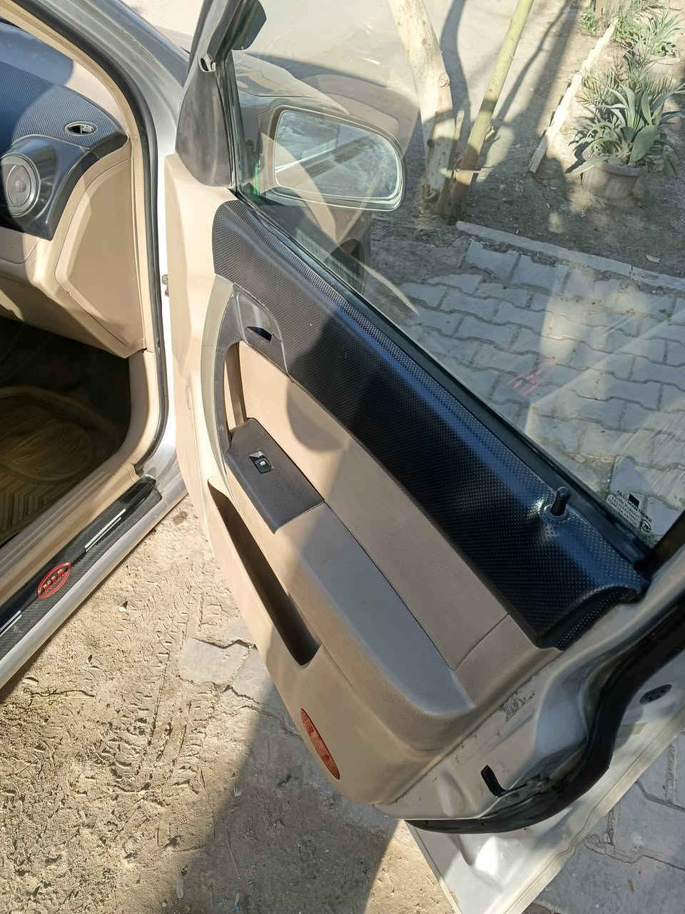 سلام عليكم للبيع افيو 2009 مكفوله من الظربه صبغ حزام فقط رش بدون دواخل  كير مكينه بل كارتون تبريد ثلج حداديه جاهزه كهربائيات كله شغاله رقم نجف نكليزي سنويه 2030 راعيه بل نجف السعر 65 وبيه مجال قليل مكان النجف الكوفه الأتصل ***********
