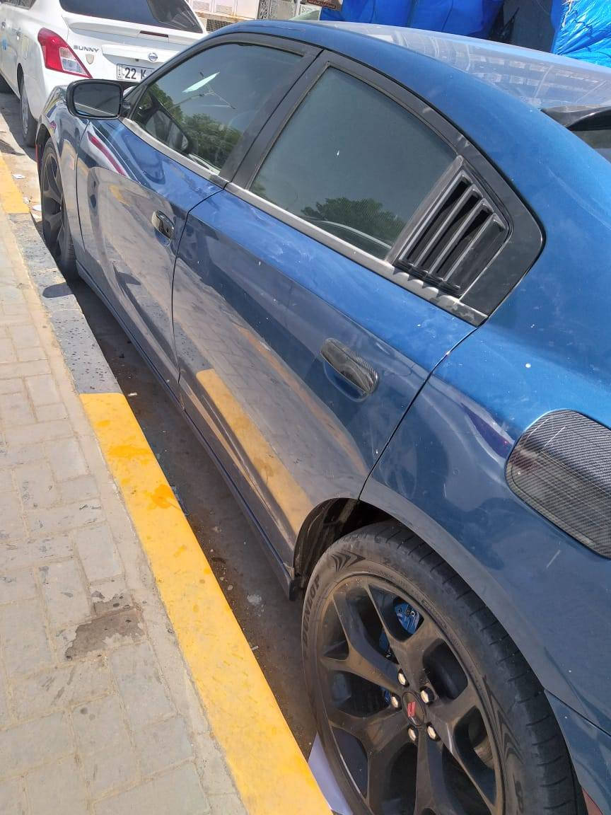 جارجر موديل 2021 مكينه 3600 وارد امريكي ضربه بالبجم بدون لحيم شواصي مبدل بيها بنيد وجاملغ ايمن لون ازرق رقم بغداد دولي سياره جاهزه كير مكينه طخم تاير صار اسبوع من شاده حداديه جديده السعر 220 المكان البصره اللتصال بالرقم ***********
