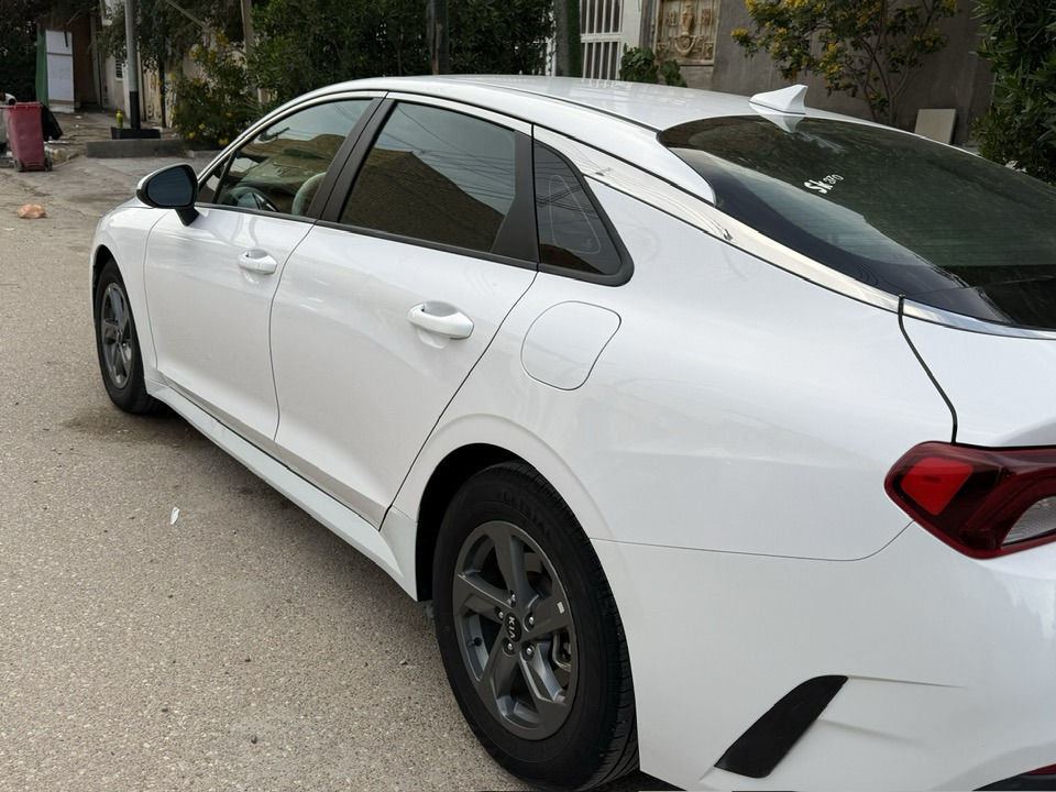 السلام عليكم 
كي فايف امريكي موديل 2021 كفاله عامه فقط دعاميات مصبوغه بدون اي ضربه معوقين راعيها شاب بغداد مكان السياره ناصريه قفلها 160 
للاستفسار ***********
