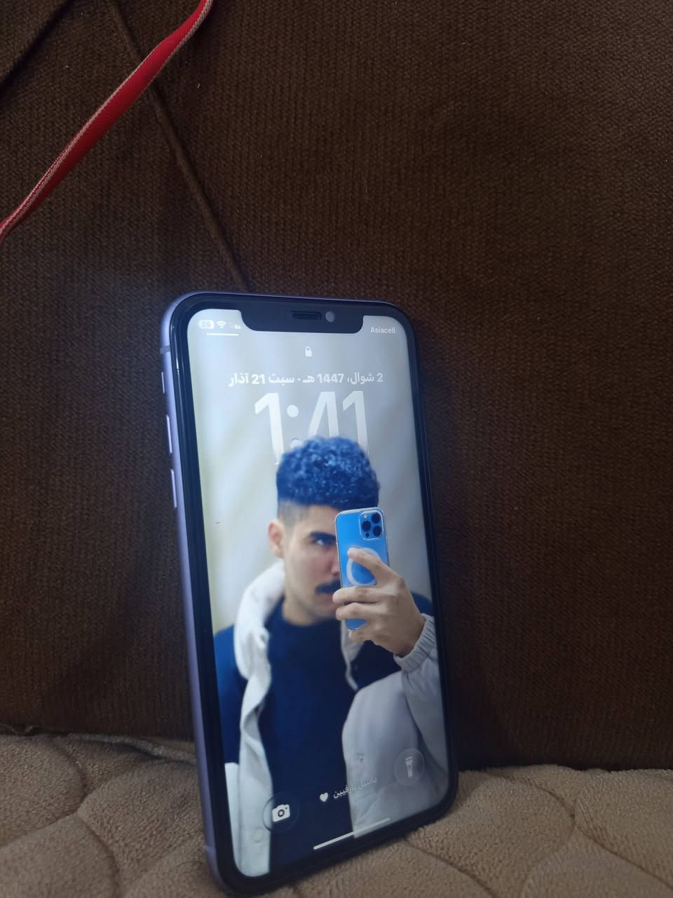 ايفون 11 عادي كامرتين مستبدل بطاريه فقط تقره 100 بطاريه اصليه صرف طبيعي جدا ذاكره 128 نموذج  m شرق اوسط السعر 250 وبي مجال جدا بسيط  *********** متواجد واتساب فقط
