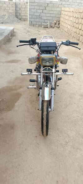 موطور  موديل 24
محرك شرط 
كهربايت
منفيس 
ريمون 
مراوس. 25 ونطي فرق   يرهم مروس حسب القناعه 
***********
575 وبي مجال
