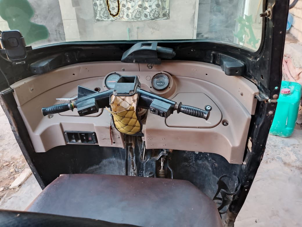 سلام عليكم 2017 /9 التكتك مصبوغه بجماليه اوراق كامله مكاني بغداد خير منه الله مكينته الله شاهد مال عيشه لسعر 2100 وبيه مجال حك الجي0770 046 9411
