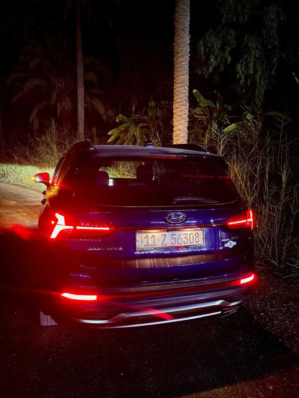 🚗 للبيع  – سانتافي 2023 فول مواصفات كامل أعلى فئة (Calligraphy) 🔥
Hyundai Santa Fe
موديل: 2023
محرك: 2.5 تيربو 💪
كير: أوتوماتيك 8 سرعات
دفع: دبل (AWD)
حادثهة سقوط شجرة على البانوراما 
🔥 المواصفات (فول كامل بدون أي نقص):
✨ تشغيل عن بعد + بصمة
✨ تحريك السيارة من الريموت (تطلع وتدخل – Smart Parking)
✨ باب خلفي كهرباء (ذكي)
✨ فتحة سقف بانوراما 🌤️
✨ كشنات جلد فخمة جداً
✨ تدفئة وتبريد للكشنات ❄️🔥
✨ ذاكرة مقاعد
✨ مرايا شفط + طي كهرباء
✨ شاشة كبيرة + نظام ملاحة
✨ شاشة عدادات ديجيتال
✨ كاميرات 360 درجة
✨ حساسات أمامية وخلفية
✨ نقاط عمياء + تنبيه وعرض
✨ رادار أمامي + مثبت سرعة ذكي
✨ نظام المحافظة على المسار
✨ نظام التحذير من الاصطدام
✨ نظام بريك طوارئ
✨ تشغيل زر (بصمة)
✨ شحن لاسلكي
✨ نظام صوتي عالي ونقي 🔊
✨ ويلات 19
✨ إنارة LED كاملة
🟢 حالة السيارة: ✔️ أعلى فئة (Calligraphy)
✔️ نظيفة جداً
✔️ استخدام خفيف
✔️ ما تحتاج أي صرف
✔️ جاهزة للاستخدام 
📍 الموقع: (بغداداليوسفية)
💰 السعر: (235) وقابل للتفاوض
📞 الاتصال: ***********)
