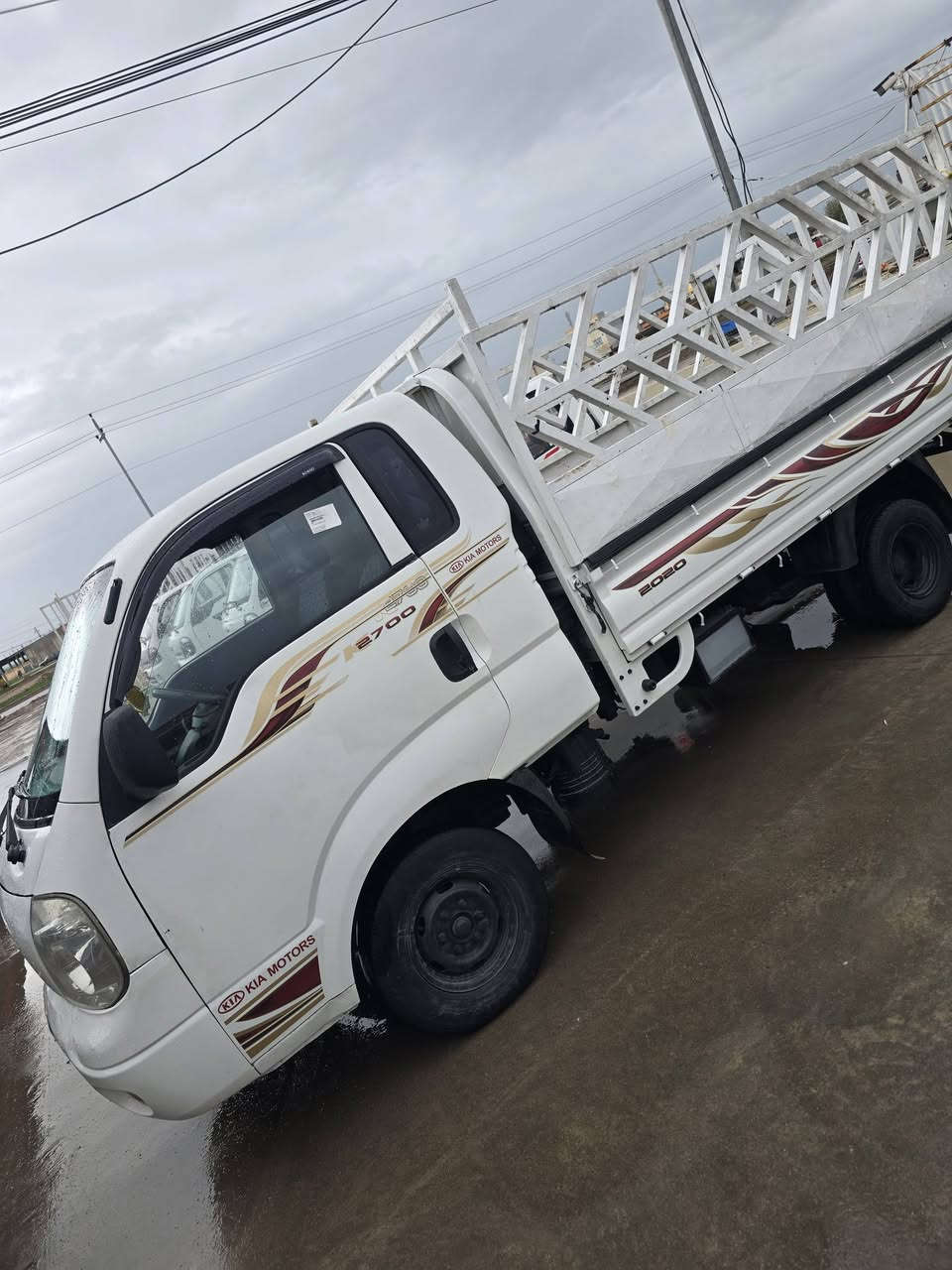 كيا ٢٧٠٠ موديل ٢٠١١رقم و سنوي نو تا ٢٠٣٠ رقم دهوك عنوان دهوك روفيا معرز هارون رقم تلفون *********** سعر ٩٧ ورقة و مجال
