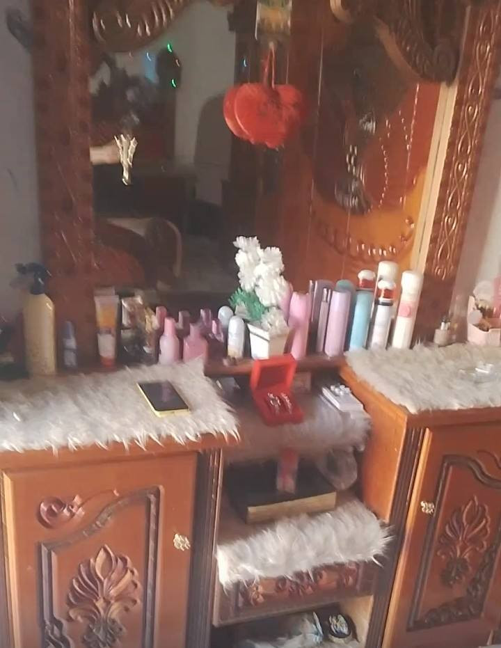 غرفه نوم نظيفه كلش للبيع السعر. 600الاستفسار على هذه الرقم ***********
