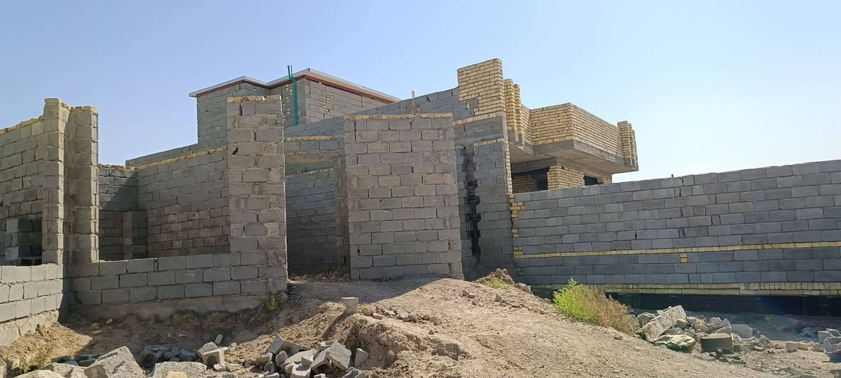 السلام عليكم هيكل للبيع في المحمودية قريه المعامره قرب حي الجزائر #الهيكل #رگن #ع #شارع #التبليط خدمات كامله ماء اساله وكهرباء وتبليط مساحه الارض 400م مساحه البناء فوق ال200م يحتوي ع غرفتين نوم وصاله واستقبال وهول ومطبخ ومجمع الصحيات  موجوده صوره المخطط جنس الارض زراعي 117 السعر 50 وبي مجال قليل ***********
***********
