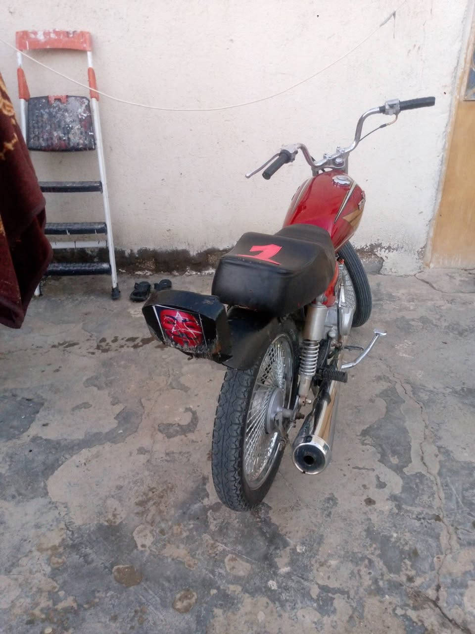 سلام عليكم دراجه نظيفه وجديده كلك محرك 17 موديل 25 سعر 300 وبيها مجال


**إذا كنت صاحب هذا الإعلان وتريد حذفه لأي سبب، رجاءا أرسل رسالة إلى الدعم الفني**