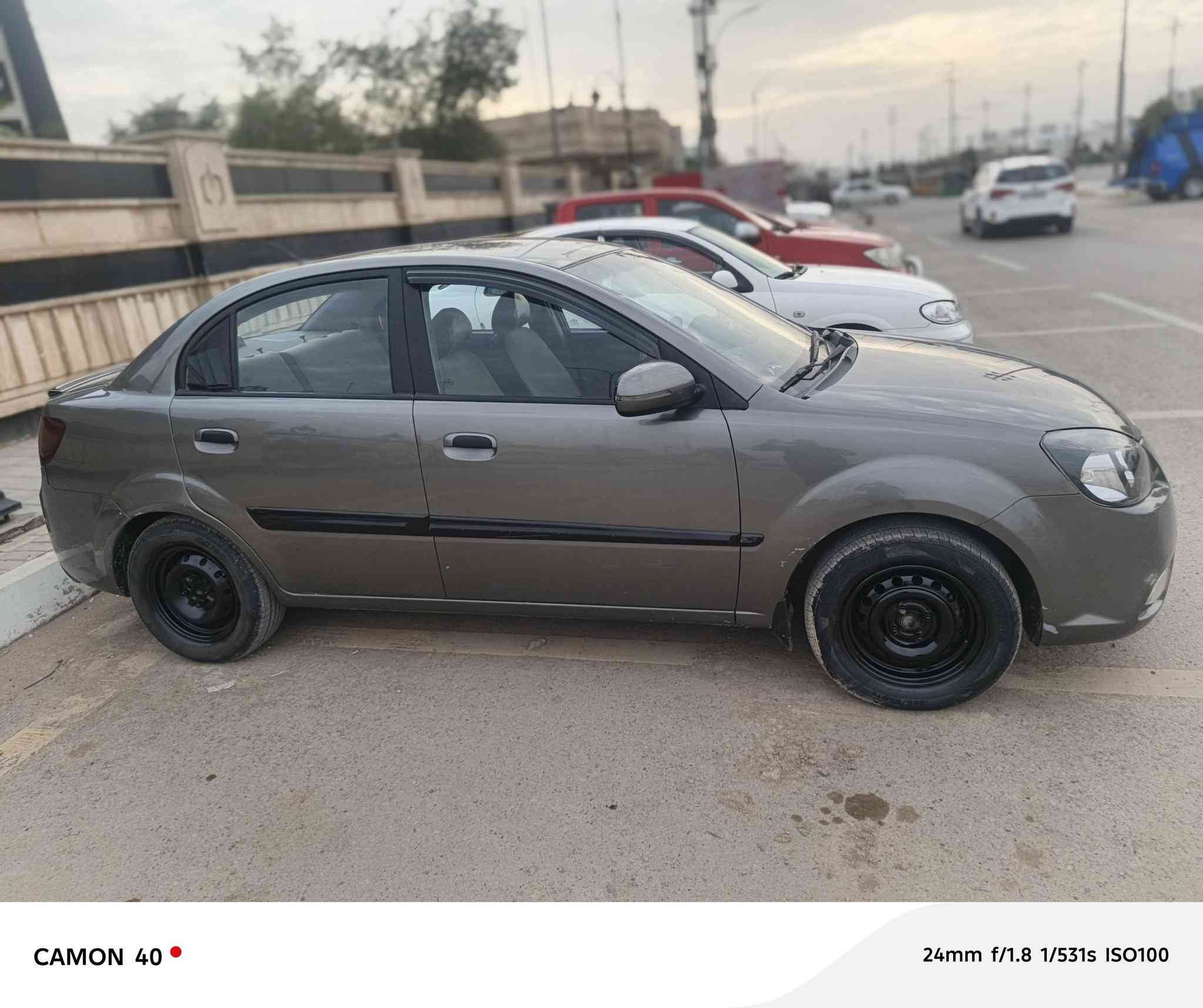 السلام عليكم
سياره للبيع ريو ٢٠١١ خليجي 
شكل القديم رقم بغداد الجديد باسمي 
المحرك 1600السياره خير من الله نظيفه مصبوغه حزام اثر جراد ضررها   الجاملغ وحافت الباب يم السابق موضح بصور بدون دواخل السعر 83وبيها مجال المكان ديالى بعقوبه
***********
