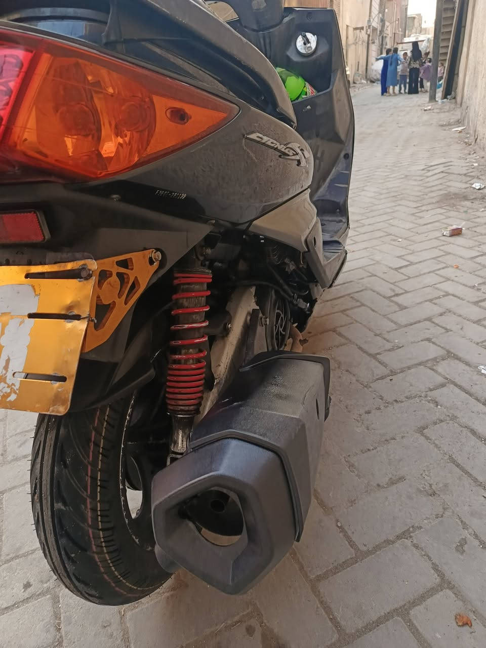 السلام عليكم سكنز فحل نوزل خطين للبيع دراجه اي نقص مابيها وبيها كور رياضي بوشه بلاديه كهربائيات كله شغال اي نقص ما بيها نكره سلف للبيع او مراوس بشي مرتب *********** مكاني بغداد
