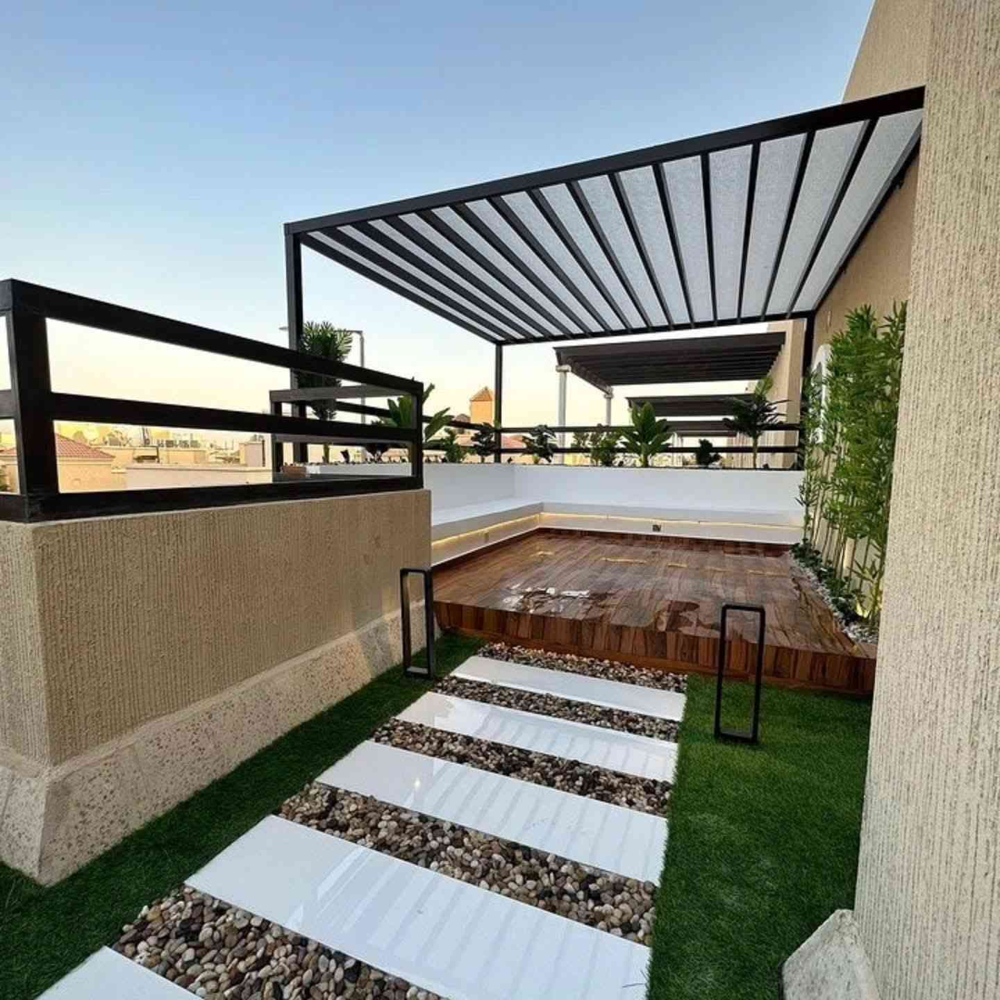 مع بدء الموسم مستعدون العمل الجلسات الخارجية والتصاميم أجمل الديكورات وتجهيز الحدائق باجود انواع التربه والثيل ومكافحة الحشرات بانواعهاا والدغال
الاتصال 
***********واتس اب 
***********
