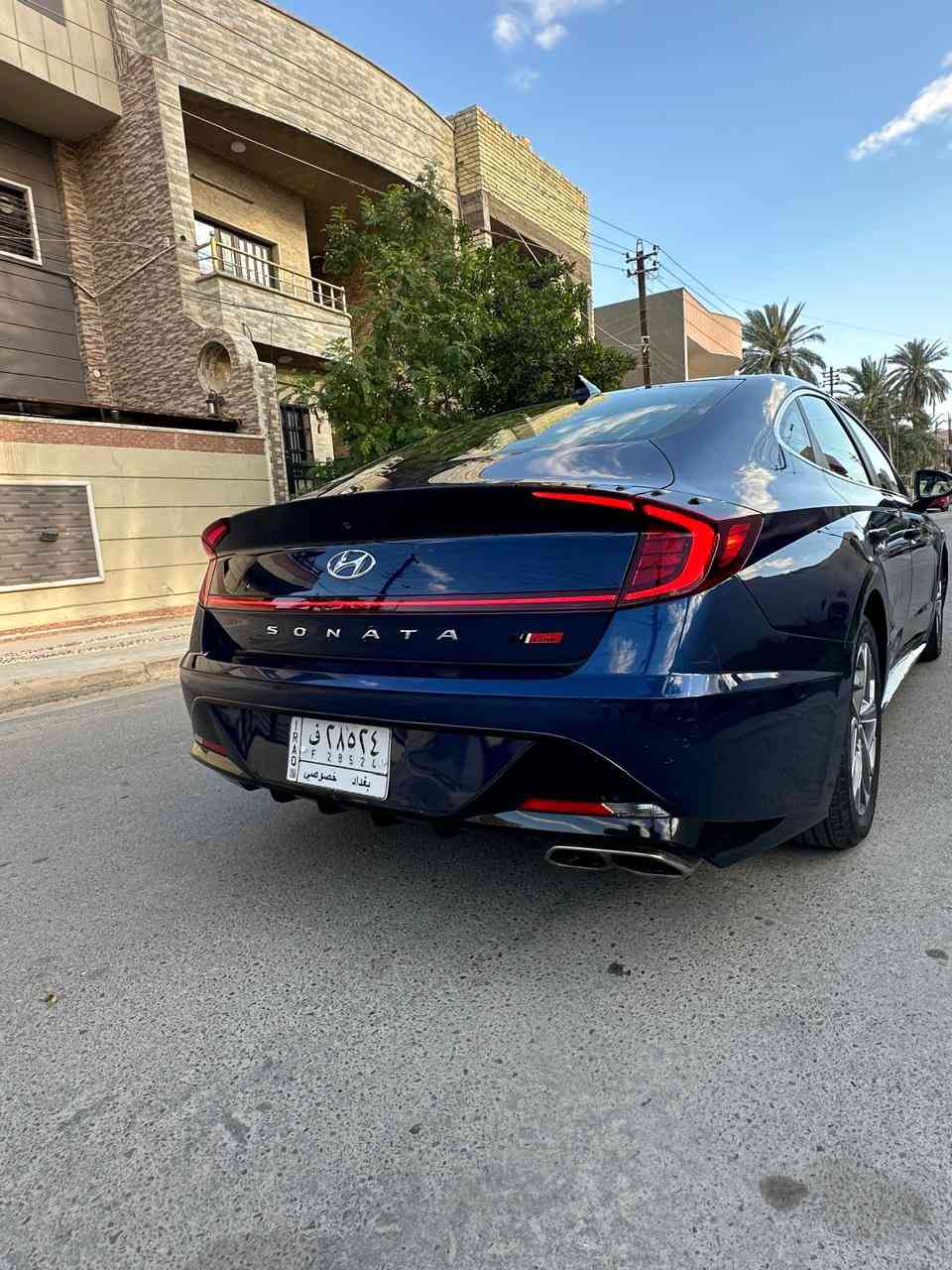 السلام عليكم 
للبيع هونداي سوناتا 2020 فول مواصفات 
بانوراما
بصمة
جلد قرميدي
تشغيل عن بعد
لايت زنون 
مكينة 2500 
السيارة رقم بغداد باسمي
حادثهة جاملغ وبنيد بدون دواخل ايرباك دركة فقط
للاستفسار *********** مكاني بغداد حي الجامعة
