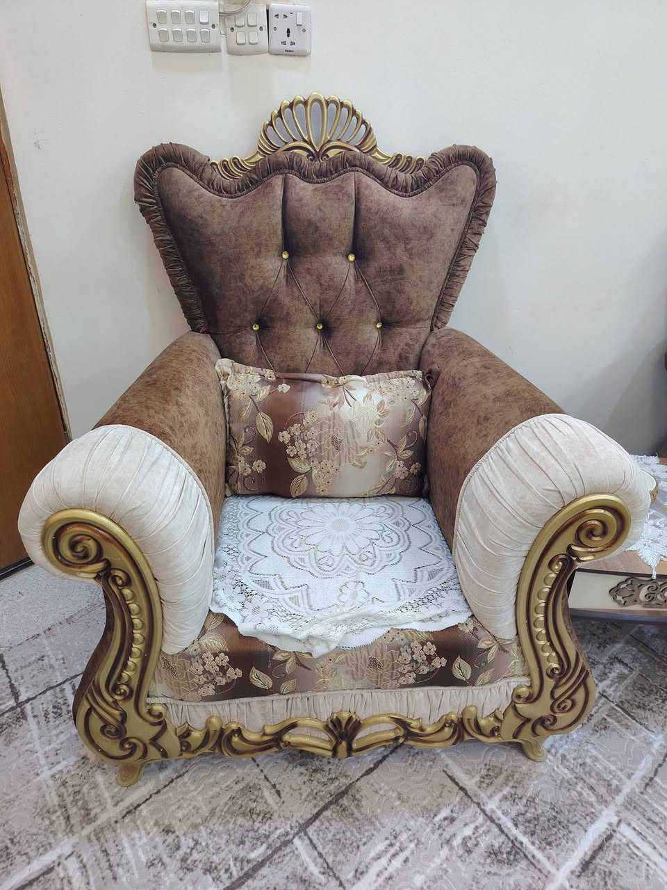 سلام عليكم تخم 10 نفرات نضيف كلش ستعمال قليل البيع هاده رقم الموبايل ***********
