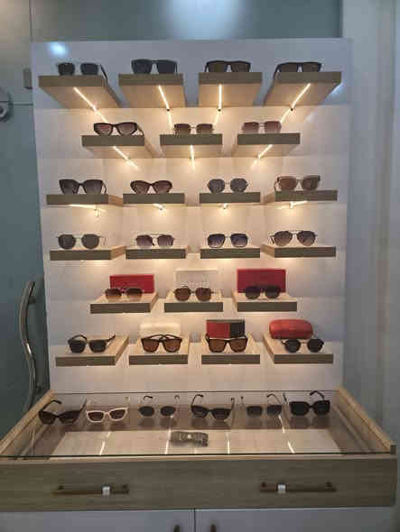 👁️ عوينات الامتياز تمييز بأختيارك  👁️
أهلنا الكرام في منطقة حي البكرلي الطيبين 
بمناسبة حلول رأس السنة الميلادية 🎄🔥
((🔴عوينات الامتياز🔴) )تقدم لكم عروض  استثنائية لفترة محدودة

🎉 فحص البصر مجانًا + خصم 50٪ على النظارات الطبية والشمسية 🎉
ابتداءً من الآن ولغاية 1/1 🔥

🔹 لماذا عوينات الامتياز؟❗️
✅فحص بصر دقيق باستخدام أحدث اجهزة الكمبيوتر الطبية 
✅إشراف مختصين ذوي خبرة في مجال فحص البصر وتشخيص الحول وعمل النظارات الطبية 
✅نظارات طبية عالية الجودة بمعايير عالمية
✅عدسات طبية للحماية من الأشعة الضارة وأشعة الموبايل والشاشات 
✅عدسات لاصقة طبية وتجميليّة بأفضل الأنواع العالمية (كوري – فرنسي – ألماني)
✅تشكيلة نظارات شمسية أصلية من أشهر الماركات العالمية 

🎁 هدايا مميزة مع كل نظارة 🔥🔥
✨ عروض حصرية ومميزة لأهالي حي البكرلي الكرام

⏰ أوقات الدوام:
من الساعة 3:00 عصرًا حتى 11:00 مساءً

📍 العنوان:
الحلة – شارع حي الطيارة – مقابل مقام رد الشمس

📞 للحجز والاستفسار تواصلوا معنا الآن:
***********
فيسبوك:
https://www.facebook.com/share/17isDG7Z3T/?mibextid=wwXIfr

إنستغرام:
https://www.instagram.com/aimtiaz_glasses?igsh=MXc0Y2ZzbDk2OGJ0aA==

⏳  وضوح الرؤية يبدأ من الاختيار
@إشارة @الجميع
