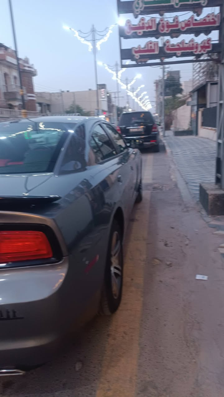 السلام عليكم جارجر موديل 2012 رقم بصره 
حادث السيارة باب خلفي الجهه اليمنى صبغ 
السعر 135وبيها مجال مكان السيارة ميسان 
الاستفسار الاتصال على الرقم ***********
