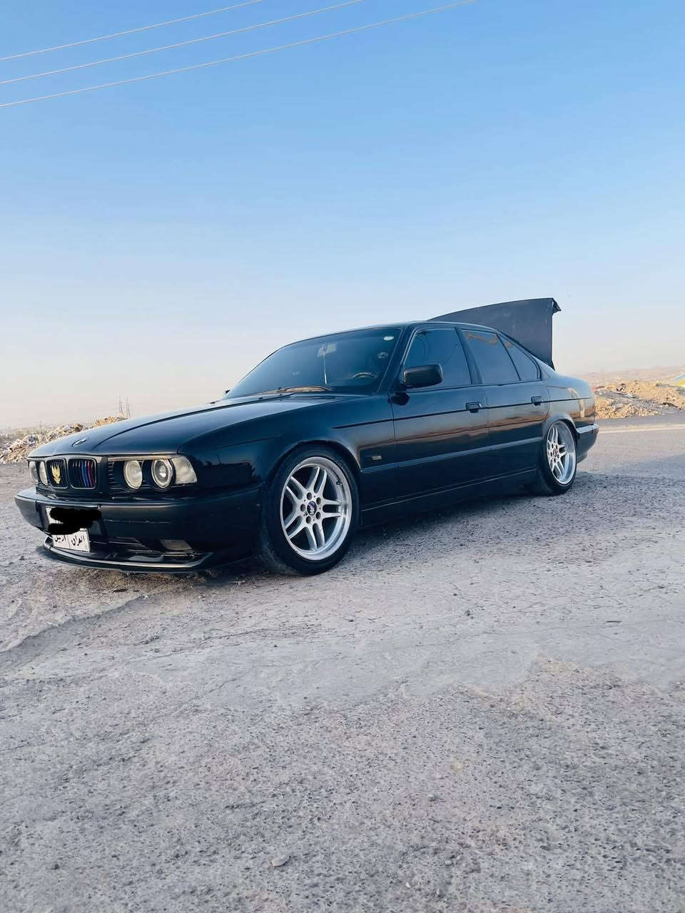 بيئيم bmwموديل 90 مكينه 525كبس گێڕ عادی رقم هه ولير بئ ليدرانه بشت و بيش كه بس مه كينه ي دووكه لي شيني هه يه من وا ده يفرؤشم سعري 59ورقه مجاليشي تيدا زماره تلفون *********** أربيل, العراق
