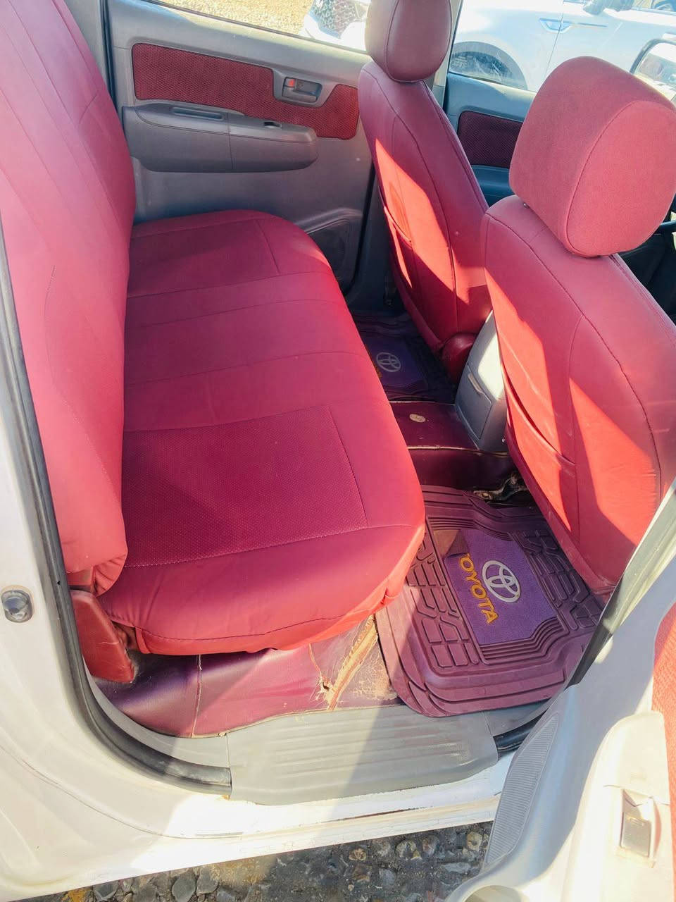 فلاونزه للبيع موديل 2011كيرعادي رقم واسط لاماني تحويل ثاني يوم سنويه مجدده تخم تاير شاصي 12سياره جديده جدا بيه سونار موجود بالمنشور السعر 165$وبيه مجال للشراي مكان السيارة واسط الصويرة الاستفسار ***********
