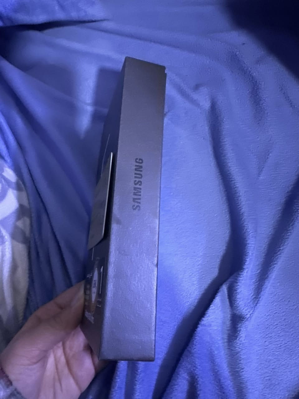 السلام عليكم سامسونك s25 الترا للبيع استخدام اسبوعين فقط بعده بلضمان وويا شاحنة الاصلية ممستخدمة ذاكرة 256 السعر مليون و250 
مكان بغداد للتواصل 
‭***********‬
