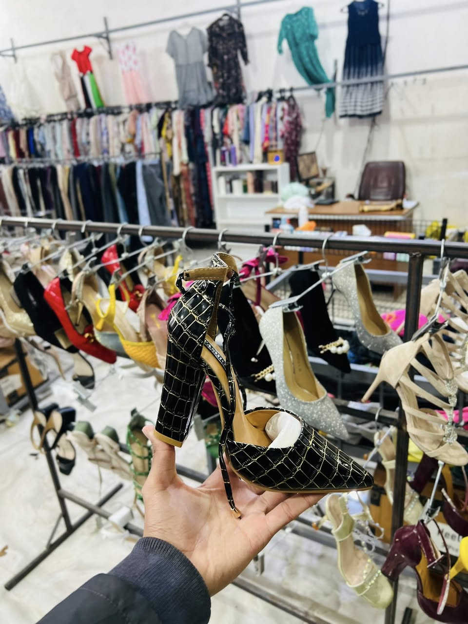 السلام عليكم .عرض على الكعب أي قطّعه بس بـ 5000 .العنوان .📍الشرقاط أجميله مقابيل كلية الهندسه .بيج المجمع aa31a8 .وحياكم الله ..


**إذا كنت صاحب هذا الإعلان وتريد حذفه لأي سبب، رجاءا أرسل رسالة إلى الدعم الفني**