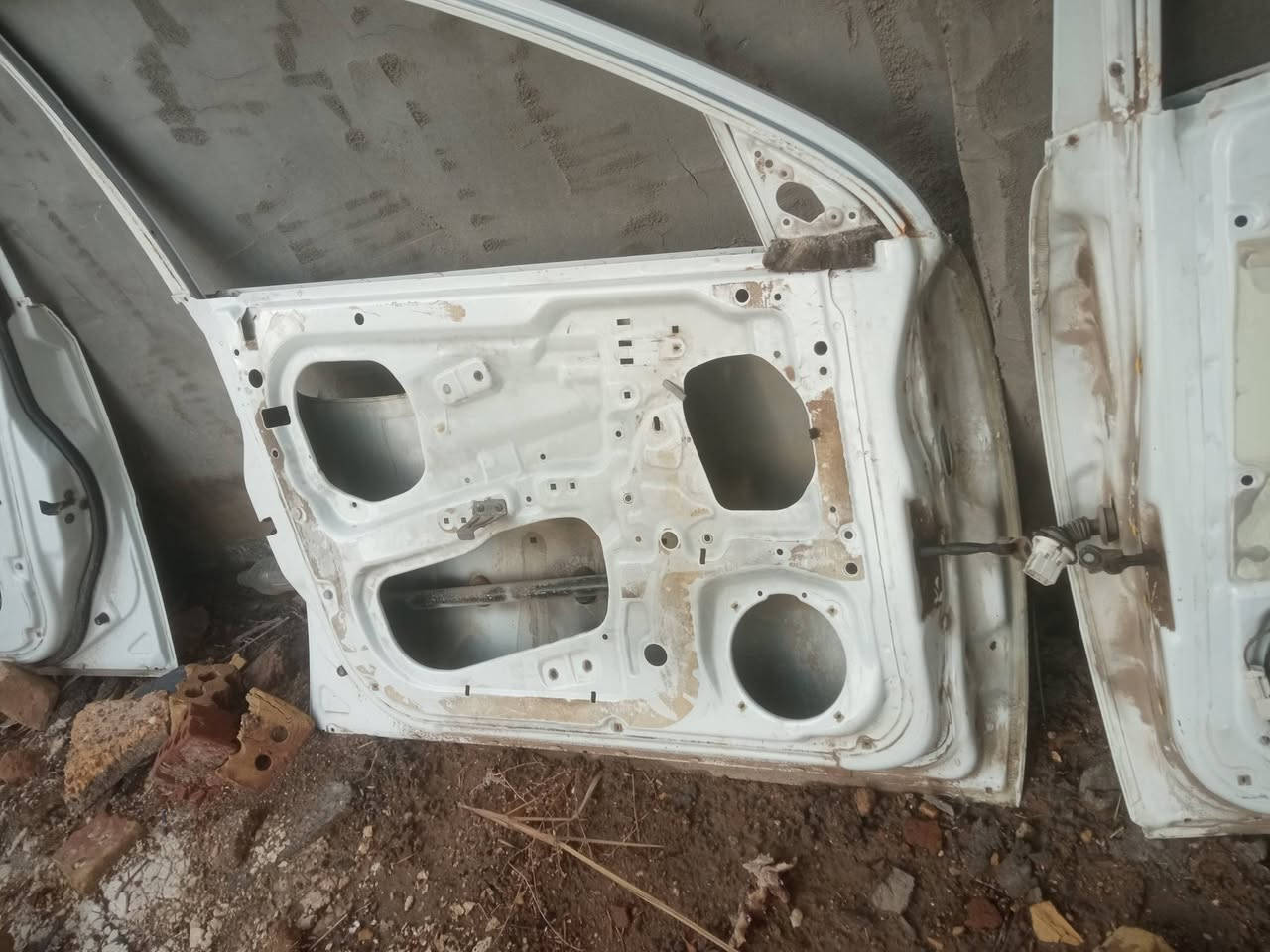 السلام عليكم بيبان اوبترا للبيع مستخدم 2014 وبنيد و2جاملغ للاستفسار الاتصال على ***********
