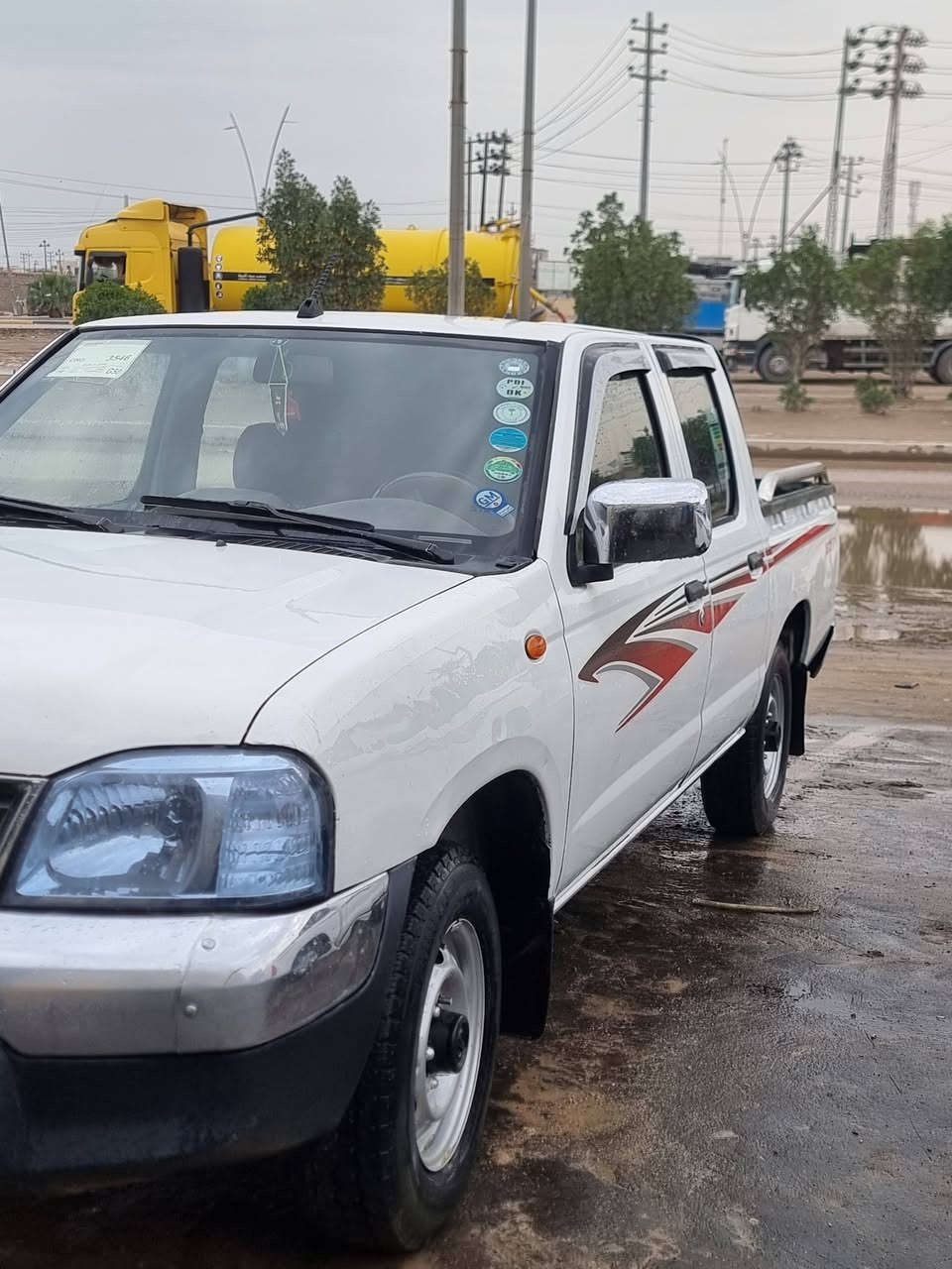 سلام عليكم 
بيكم نيسان موديل 2015
سياره نضيفه رقم اربيل 
تبريد تدفئة لايت زنون 
السعر 135وبيها مجال 
العنوان بصرة زبير ***********
