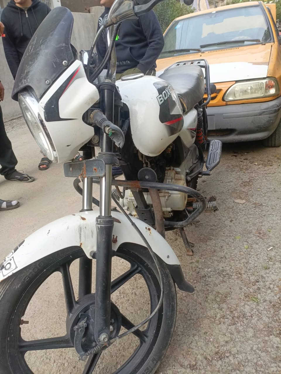 سلام عليكم دراجة بوكسر للبيع موديل21الدراجة الدراجة متروكة الكشر موضح بل صورة وكابريتر تعبانه يرادلهة ترتيب بصيط المحرك مجفت وخير من الله السعر 750وبيها مجال مكان الدراجة بغداد جسر المثنى***********واتساب فقط
