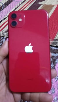 ايفون 11/ وتر مكفول اذا مصلح   ذاكره 64/ بطاريه 74 السعر200 مكاني بغدا...