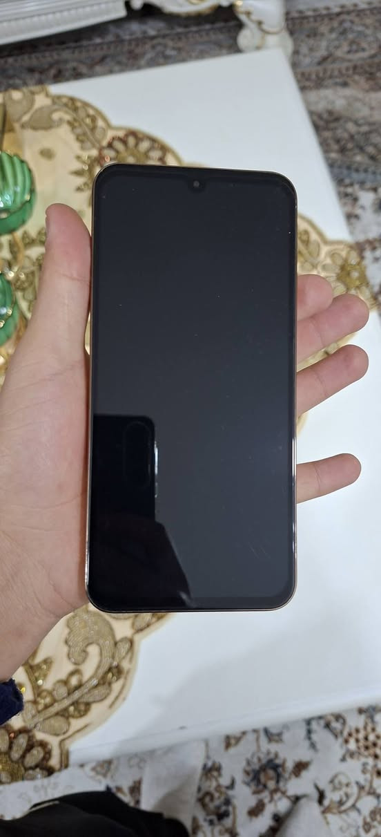 هاتف هونر X9d للبيع
أستخدام أسبوع واحد مع كامل الملحقات جديد 100%
معالج سناب دراغون ، بطارية 8300 ، للون ماروني ٫ مساحة 256 مع عشوائية 12+ 
للتواصل  *********** وأيضا موجود واتساب
